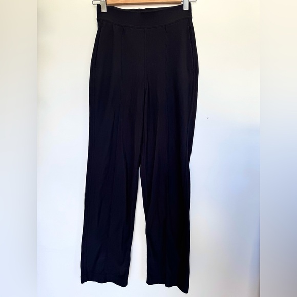 Lululemon Urban Strides Super High-Rise Pant 25"
Black - Picture 5 of 10
